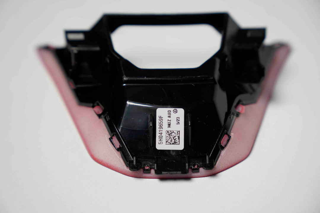 GLI steering wheel Emblem MK8