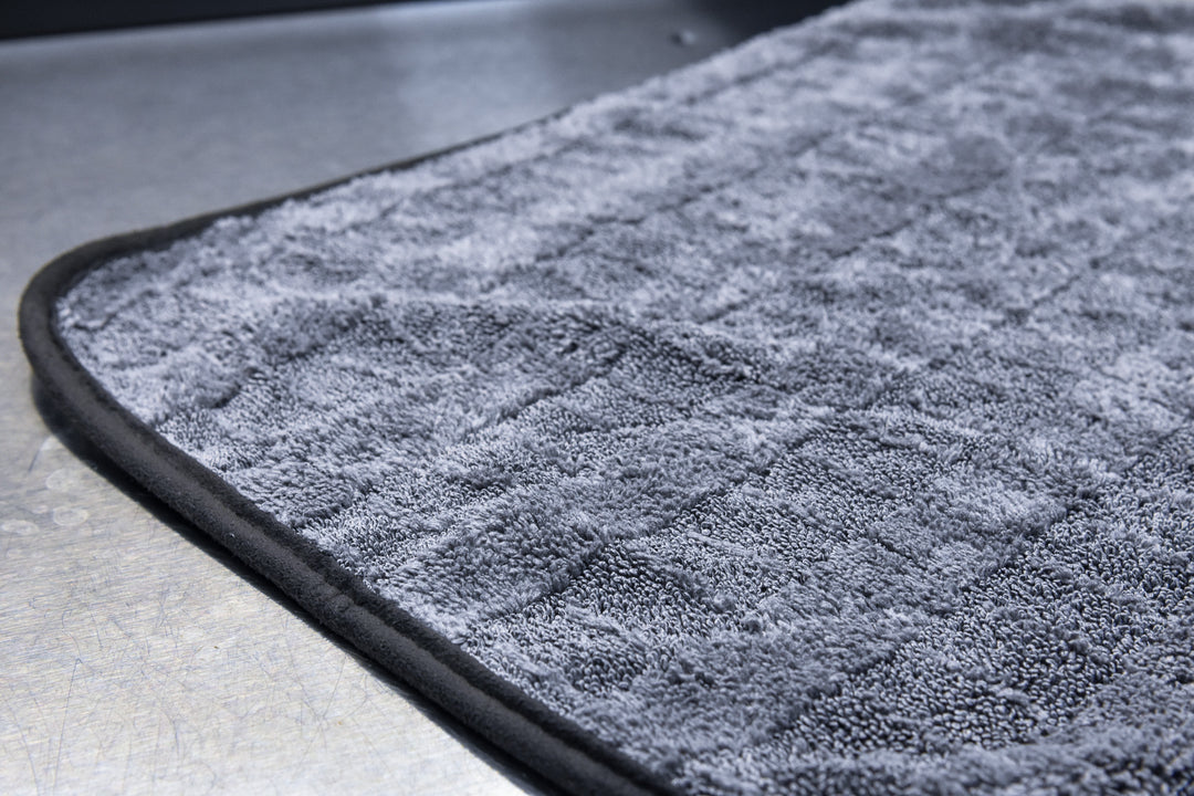 The Gauntlet Microfiber Drying Towel