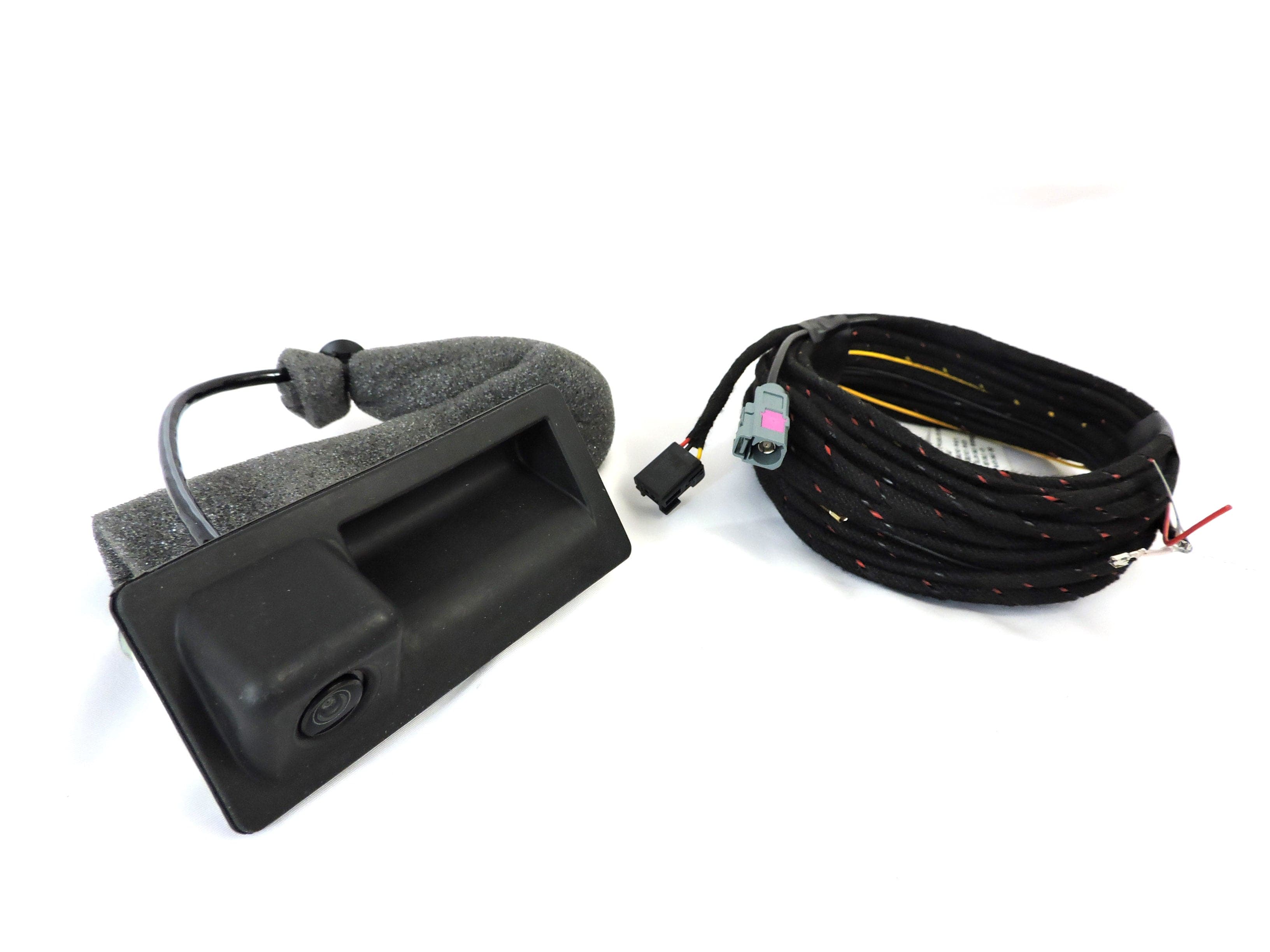VW MIB2 Media OEM Trunklid Rear View Camera Kit – Eurozone Tuning
