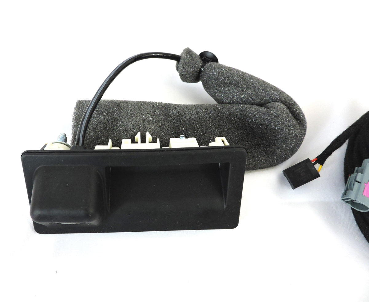 VW MIB2 Media OEM Trunklid Rear View Camera Kit – Eurozone Tuning